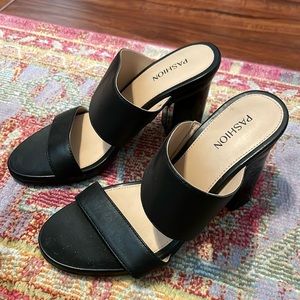 Pashion the Slide Block Heels Black size 6